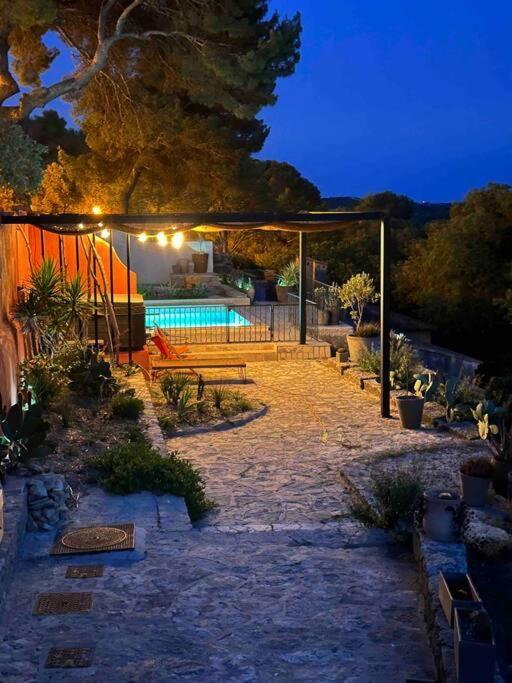 Sous Le « Figuier » Villa Cornillon-Confoux Exterior foto